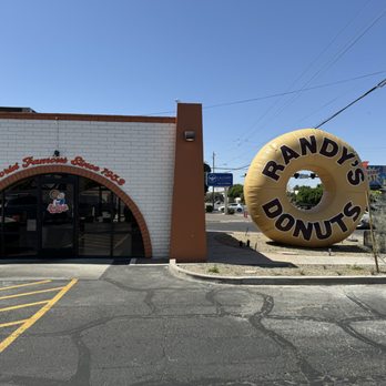 Randy's Donuts - Donuts Near Me - Phoenix, Arizona Randy's Donuts - Donuts Near Me - Phoenix, Arizona