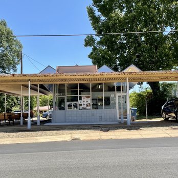 Let’s Eat Eatery - View from Front - Fish & Chips Near Me - Marshall, Texas