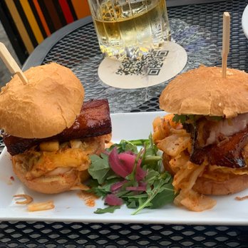 District - Oakland - Pork belly sliders - Wine Bars Near Me - Oakland, California District - Oakland - Pork belly sliders - Wine Bars Near Me - Oakland, California