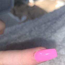 Lavender Nail & Waxing - my finger cut up and dried blood