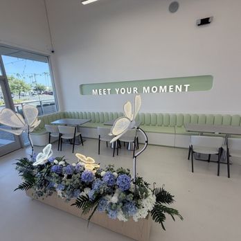 MYM Modern Tea - Seating - Bubble Tea Near Me - Garden Grove, California MYM Modern Tea - Seating - Bubble Tea Near Me - Garden Grove, California
