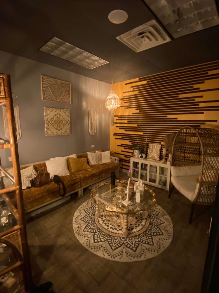 Aura Holistic & Metaphysical Wellness