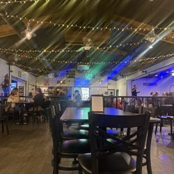Pivot Lounge - Dining area