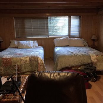 Yellowstone Inn - Cabin 4 - Hotels Near Me - West Yellowstone, Montana