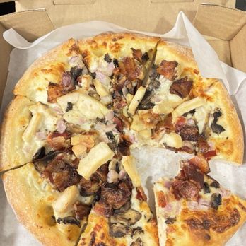 Pizza Madness Maui - BBQ Chicken Pizza - Pizza Near Me - Kihei, Hawaii Pizza Madness Maui - BBQ Chicken Pizza - Pizza Near Me - Kihei, Hawaii