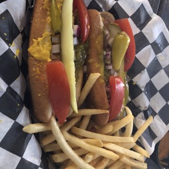 World’s End Brewery - Chicago Dogs and Fries - Brewpubs Near Me - Cañon City, Colorado