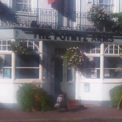 Poyntz Arms - Bright summer day