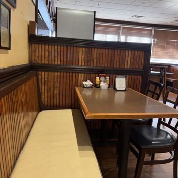 Max and Benny's Restaurant - Inside - Delis Near Me - Northbrook, Illinois Max and Benny's Restaurant - Inside - Delis Near Me - Northbrook, Illinois