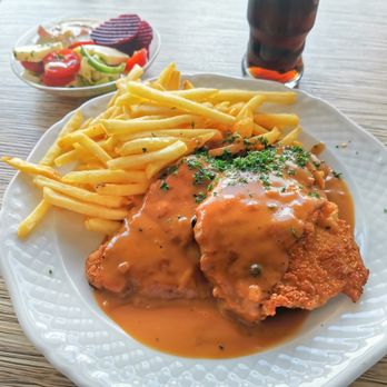 Restaurant Eichsfeld - Menü (Tagessuppe, Tagesgericht Schnitzel mit Pfeffersoße und Pommes, Salat vom Buffet, Dessert und Softgetränk 0,2L) 10,70€ - German Near Me - Rüsselsheim, HE