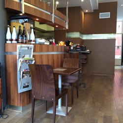 Agrea - Counter that faces the kitchen.