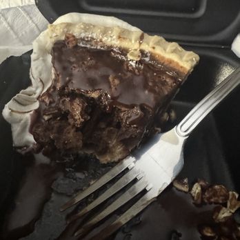 Baumhower's Victory Grille - Fudge Pie - American Near Me - Daphne, Alabama