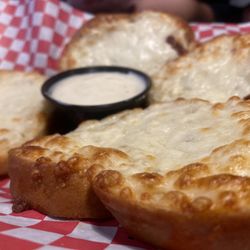 Pizza Shoppe - Cheese toast with Alfredo sauce