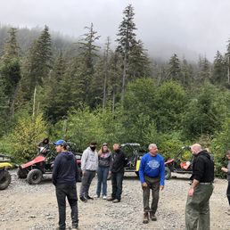 A quick rest stop before viewing the falls. A quick rest stop before viewing the falls.