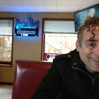 Christo's On Alki - Great service. Great selection, good food, beach prices. Would come back anytime. - Greek Near Me - Seattle, Washington
