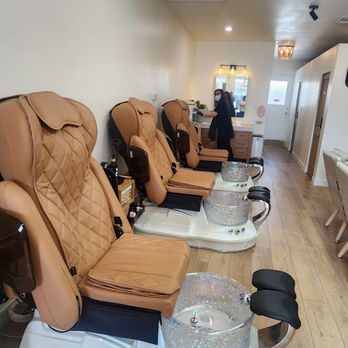 Momo Nails - Pedicure massage chairs - Nail Salons Near Me - Arcadia, California