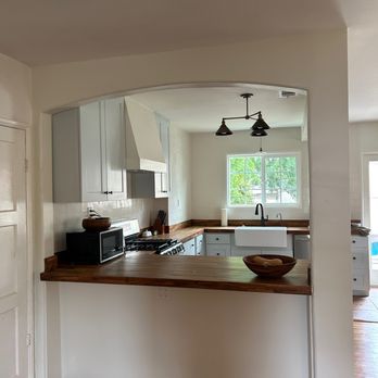 Double H Builders - a kitchen and dining room - General Contractors Near Me - Arcadia, California Double H Builders - a kitchen and dining room - General Contractors Near Me - Arcadia, California
