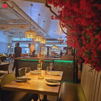 Darna Mediterranean Eatery - Lovely restaurant - Mediterranean Near Me - Plano, Texas
