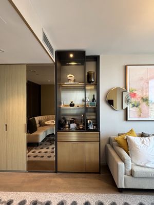 Four Seasons Hotel Toronto by null