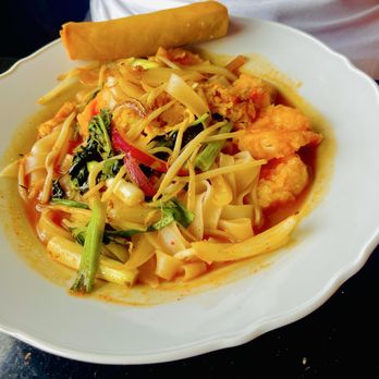 East Moon Asian Bistro - Drunken Noodles (their culture way) - Asian Fusion Near Me - Bowie, Maryland