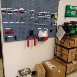 Mor-Co Battery - Tools, cable heads in all sizes.