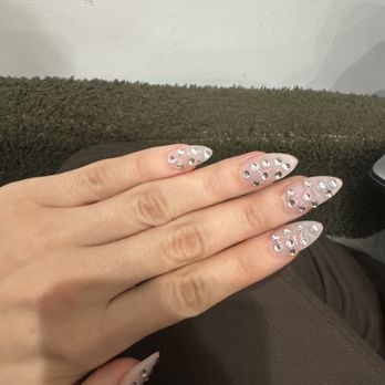 Nail Styling Salon - Nail Salons Near Me - Columbus, Ohio