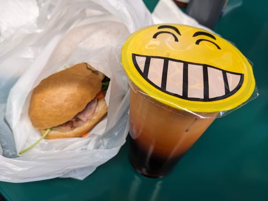 Banh Mi Huong Que by null