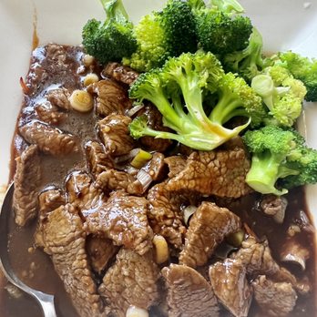 August Moon Chinese Bistro - Grand Marnier orange beef - Chinese Near Me - Louisville, Kentucky August Moon Chinese Bistro - Grand Marnier orange beef - Chinese Near Me - Louisville, Kentucky