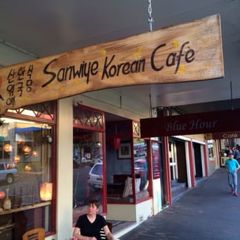 Sanwiye Korean Cafe - Front of sanwiye Korean cafe. Pleasant outdoor seating on a dimer night with a steady stream of customers - Korean Near Me - Katoomba, NSW Sanwiye Korean Cafe - Front of sanwiye Korean cafe. Pleasant outdoor seating on a dimer night with a steady stream of customers - Korean Near Me - Katoomba, NSW