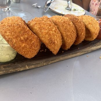 Hill & Vine - Delicious onion rings - Cocktail Bars Near Me - Fredericksburg, Texas Hill & Vine - Delicious onion rings - Cocktail Bars Near Me - Fredericksburg, Texas