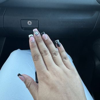 Bella Rose Nail & Spa - Right hand - Nail Salons Near Me - Montclair, California Bella Rose Nail & Spa - Right hand - Nail Salons Near Me - Montclair, California