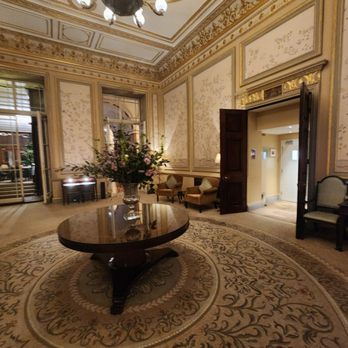 The Lansdowne - Lovely foyer ! - Pubs Near Me - London, XGL The Lansdowne - Lovely foyer ! - Pubs Near Me - London, XGL