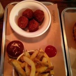 Patty & Bun - Duck nuggets