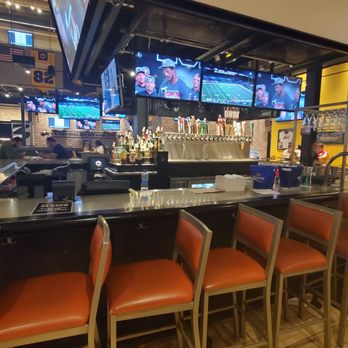 Buffalo Wild Wings - Sports Bars Near Me - Linden, New Jersey