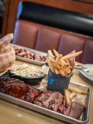 Lucille's Smokehouse Bar-B-Que by null