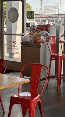 Dave’s Hot Chicken by null