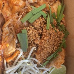White House - Chicken Pad Thai