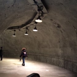 Ünalan Metro İstasyonu - Metro durağının içi.