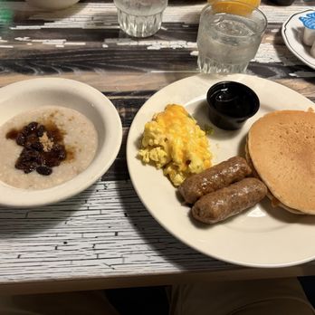 The Knott's Hotel - Some of the food in the breakfast buffet. It was all delicious! - Hotels Near Me - Buena Park, California The Knott's Hotel - Some of the food in the breakfast buffet. It was all delicious! - Hotels Near Me - Buena Park, California