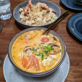 Kin Long Beach - Tom kup, garlic noodle shrimp - Thai Near Me - Long Beach, California