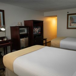 Caribe Hotel - TV and Room offerings