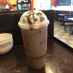 Dunkin' - Iced coffee