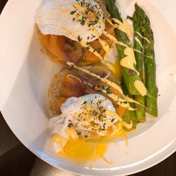 Eggs Benedict