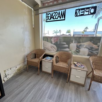 Happy Feet Spa - Waiting area - Massage Near Me - San Diego, California Happy Feet Spa - Waiting area - Massage Near Me - San Diego, California