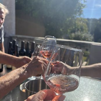 Cu Dona Winery - Wine Tasting Room Near Me - Cloverdale, California