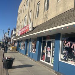 Bain's Hardware
