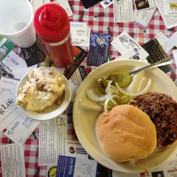 Big Ray's BBQ - Brisket sandwich and bread pudding - Barbeque Near Me - Allen, Texas