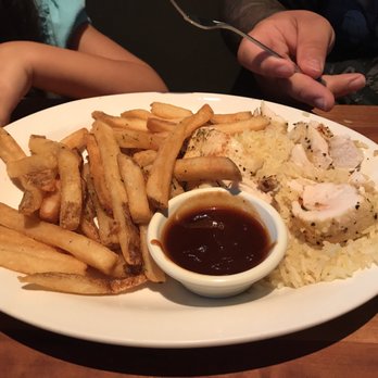 Cheddar's Scratch Kitchen - Chicken and rice kids platter - American Near Me - Fort Myers, Florida
