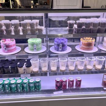 Banh & Butter Bakery Cafe - Pretty cakes. - Bakeries Near Me - Aurora, Colorado