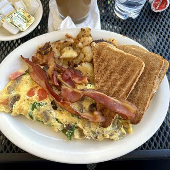 Effie's Place - Greek Omelette - Breakfast & Brunch Near Me - West Hartford, Connecticut Effie's Place - Greek Omelette - Breakfast & Brunch Near Me - West Hartford, Connecticut