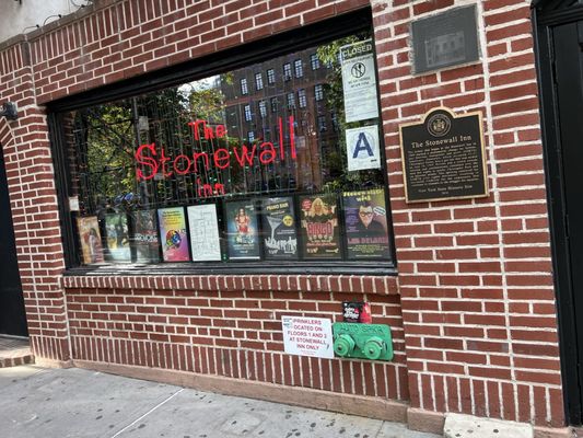 Stonewall National Monument Visitor Center by null